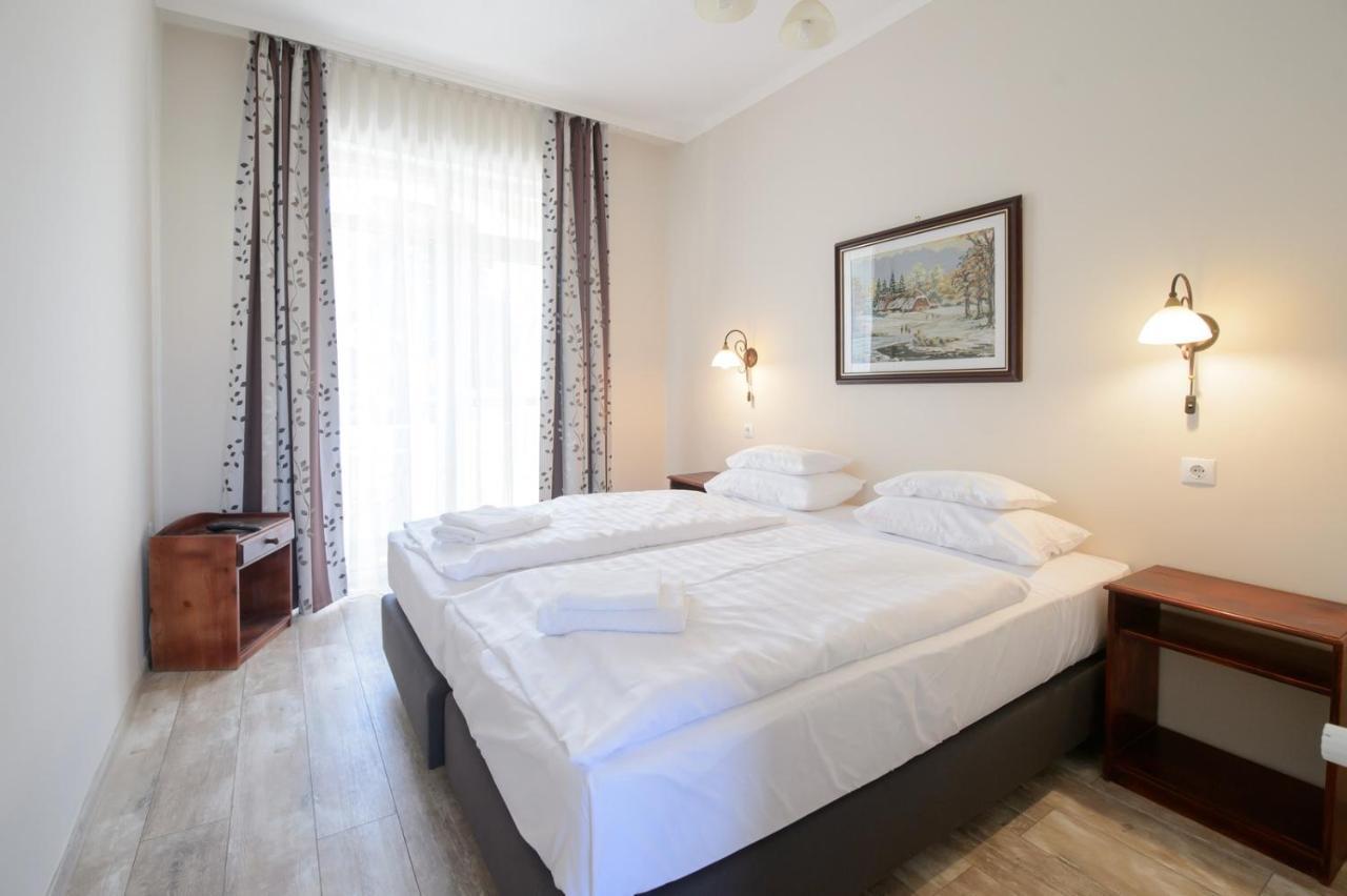 Illaberek Panzio Hotel Eger Exterior photo