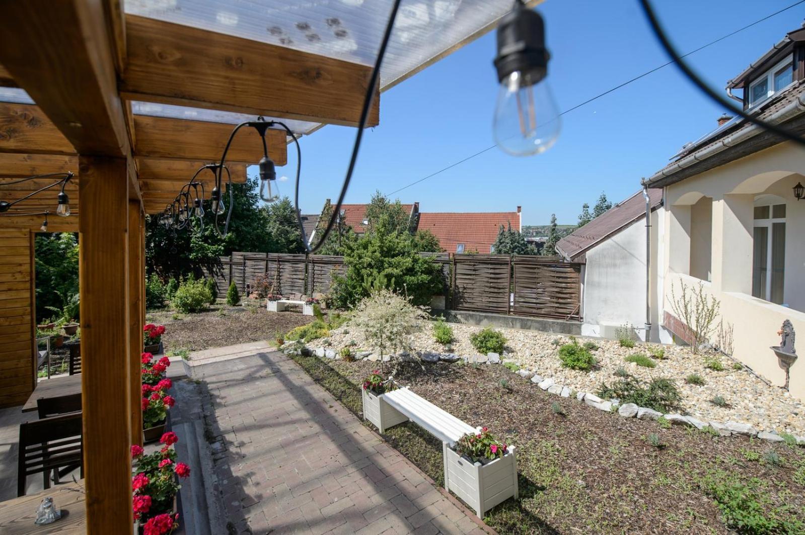 Illaberek Panzio Hotel Eger Exterior photo