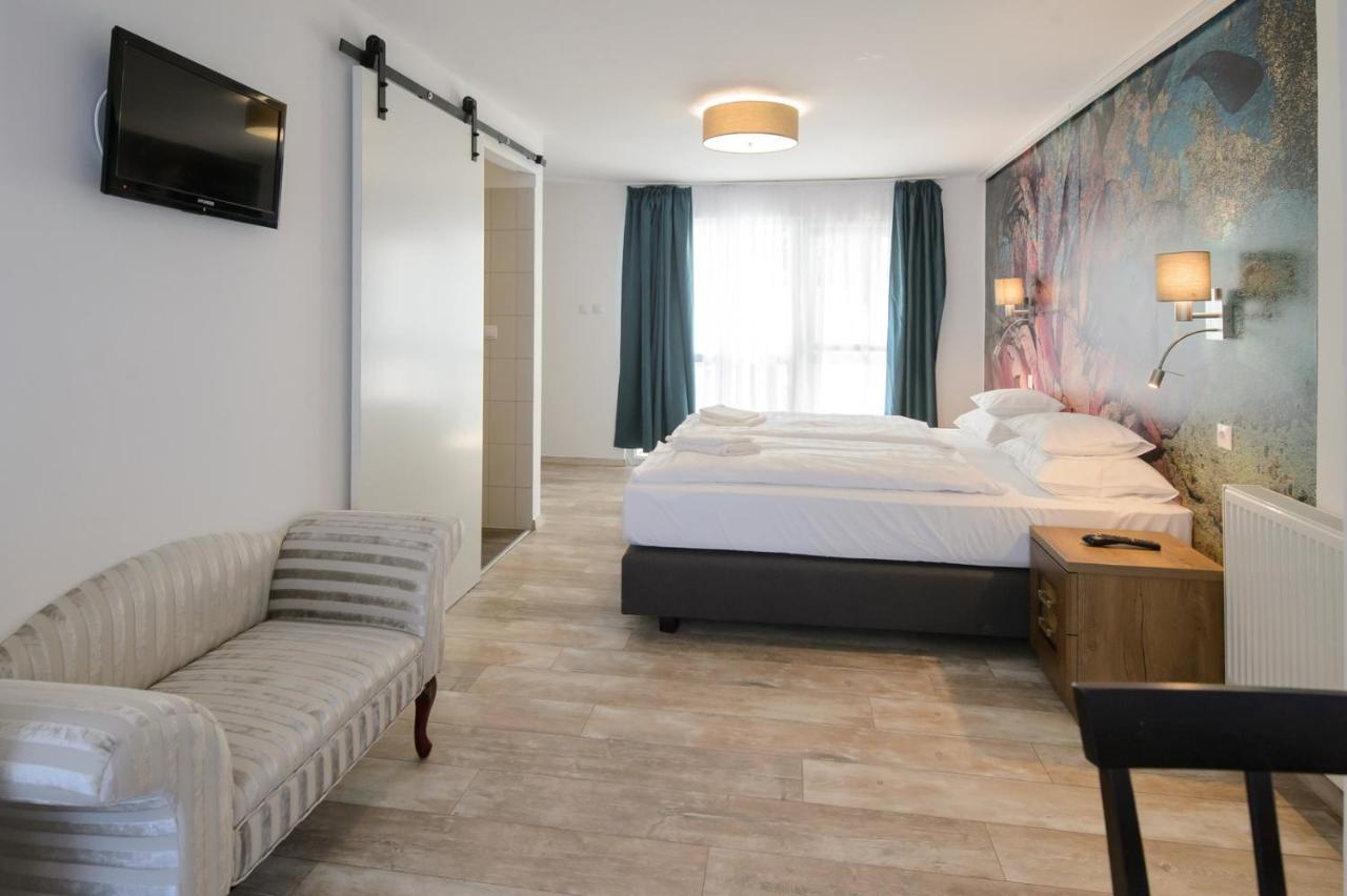 Illaberek Panzio Hotel Eger Exterior photo