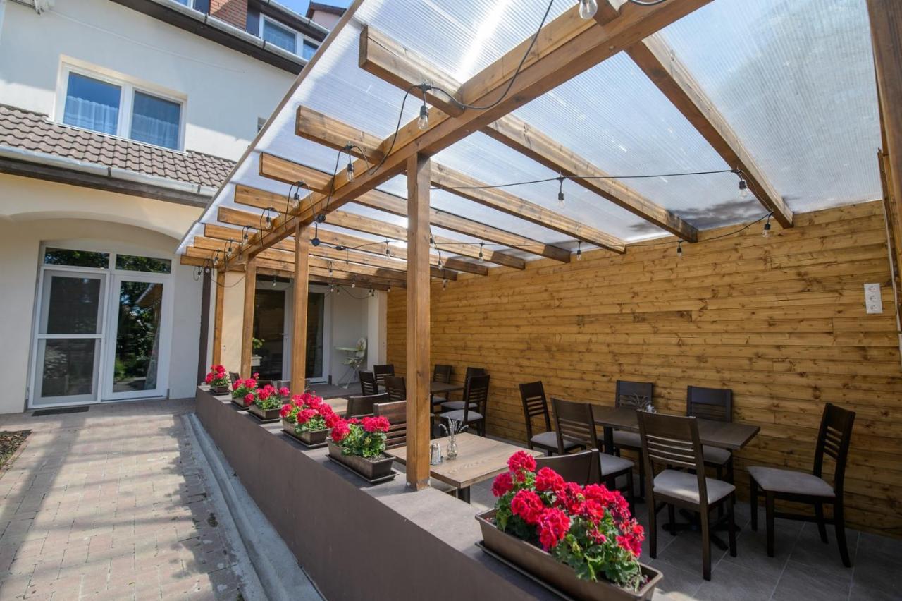 Illaberek Panzio Hotel Eger Exterior photo