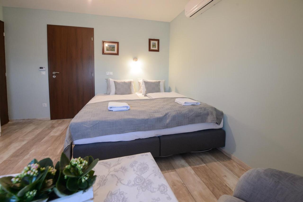 Illaberek Panzio Hotel Eger Exterior photo