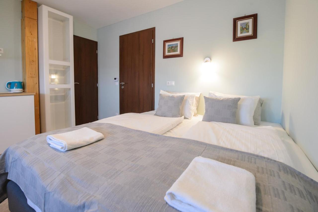 Illaberek Panzio Hotel Eger Exterior photo